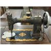 Image 5 : WHITE ROTARY ANTIQUE SEWING MACHINE TABLE