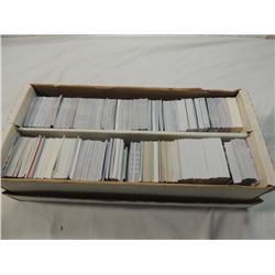500+ ASSORTED FOOTBALL & BASKETBALL CARDS