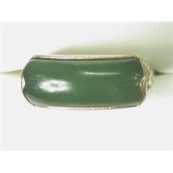 An 18ct gold ring set with cabochon cut nephrite jade, size M Est. 70/100...