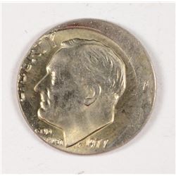 1977 ROOSEVELT DIME, OFF CENTER - NICE DIME! MINT ERROR!