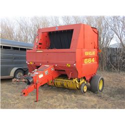 NEW HOLLAND 664 ROUND BALER