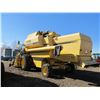 Image 2 : NEW HOLLAND TX68 COMBINE