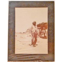 EARLY VINTAGE MOUNTED PHOTO OF A NATIVE AMERICAN INDIAN