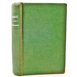 1953 "HAMLET" BY SHAKESPEARE HARDCOVER BOOK