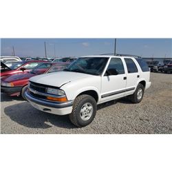 00 Chevrolet Blazer 4 Dr  4WD SUV - T - DRIVE