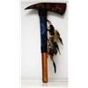 Image 1 : COLLECTIBLE NATIVE AMERICAN STYLE HATCHET W/ DISPLAY SE