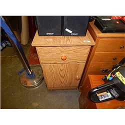 SIDE CABINET ON WHEELS - 1 DRAWER, 1 DOOR