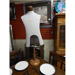 MANIQUIN - MALE TORSO ON STAND