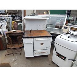 VINTAGE OIL STOVE - CYCLOW
