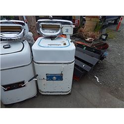 VINATGE VIKING WRINGER WASHER
