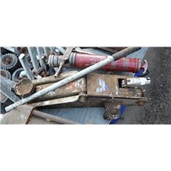 FLOOR JACK WITH HANDLE