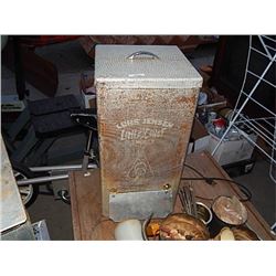 ELECTRIC SMOKER