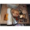 Image 1 : MISC ITEMS ON TABLE