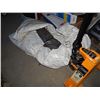 Image 1 : WHITE TARP AND 1 OTHER