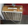 Image 1 : SMALL BOX FAN