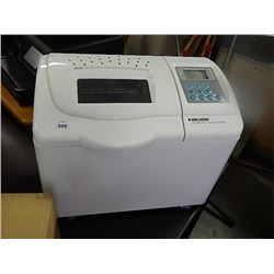 BREAD MAKER - B & D