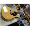 Image 1 : ACOUSTIC GUITAR