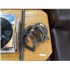 Image 1 : HORSE SHOES - SET WITH PEGS