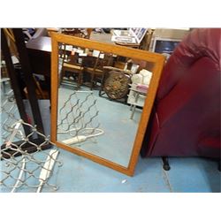 OAK FRAMD MIRROR