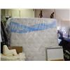 Image 1 : NEW KING MATRESS