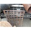 Image 1 : METAL GRATE