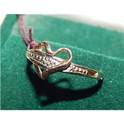 RING - 10K YELLOW GOLD HEART RING - SIZE 7