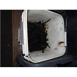 BUCKET OF NEW SCREWS - 1 1/4"
