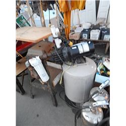 WATER PUMP WITH BLADDER TANK AND FILTER