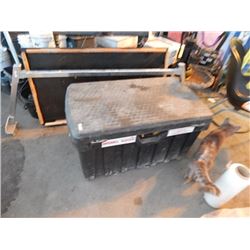 BIG BLACK TOTE WITH HINGED LID