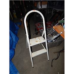 STEP LADDER - WHITE