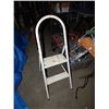 Image 1 : STEP LADDER - WHITE