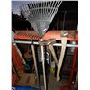 Image 1 : LEAF RAKE - BLACK PLASTIC