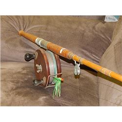 VINTAGE MOOCHING ROD WITH WOOD PEETZ REEL