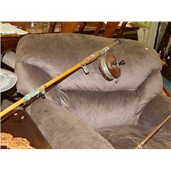 VINTAGE BAMBOO ROD WITH WOOD REEL