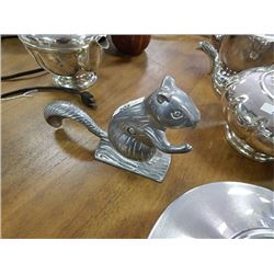 SQUIRREL NUT CRACKER