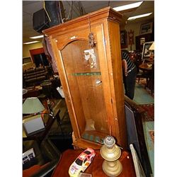 RETRO GUN CASE / CABINET - HAS KEY