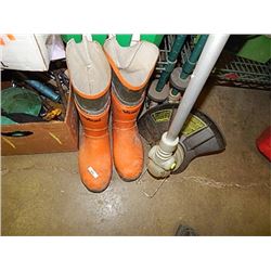 STEEL TOE RUBBER BOOTS - SZ 12