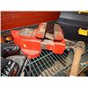 Image 1 : LARGE RED BENCH VICE