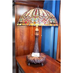 LEADED STAINED GLASS TIFFANY STYLE TABLE LAMP