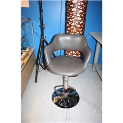 SINGLE BEIGE AND CHROME GAS LIFT BAR STOOL