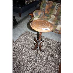 VICTORIAN MAHOGANY CANDLE STICK OR OIL LAMP TABLE