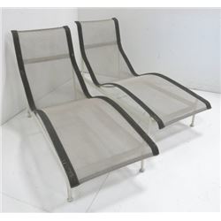 Richard Schultz for Knoll pair white chaise longue