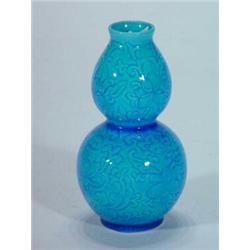 Blue glazed Chinese double gourd vase decorated with flowers, 13cm high…