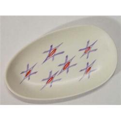 Hand painted oval Poole freeform dish, 19cm in length…