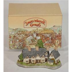 Boxed David Winter 'Craftsman's Cottage', 12cm in length…