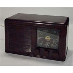 St Derwent brown Bakelite rectangular radio…