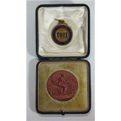 Cased Reading Automobile Club coin, 1904, and a Brooklands Automobile Racing Club coin, 1911…