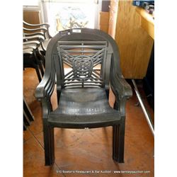 LOT: OUTDOOR PATIO PLASTIC CHAIRS 4X MONEY