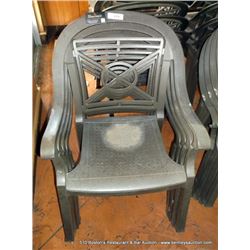LOT: OUTDOOR PATIO PLASTIC CHAIRS 4X MONEY