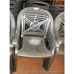 LOT: OUTDOOR PATIO PLASTIC CHAIRS 4X MONEY